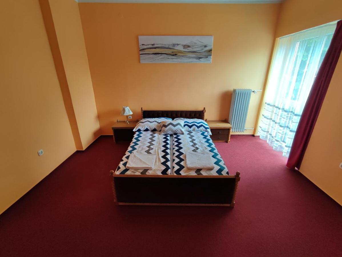 Hotel Beke Sziget Komló Exteriör bild