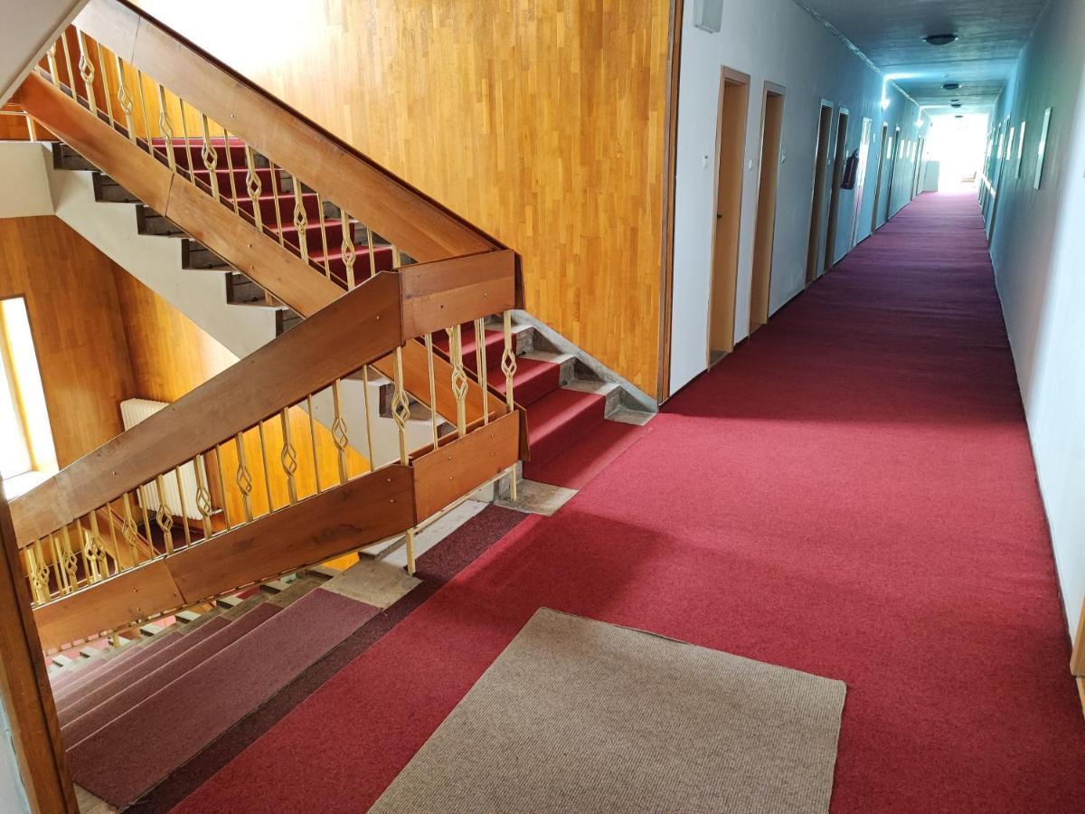 Hotel Beke Sziget Komló Exteriör bild