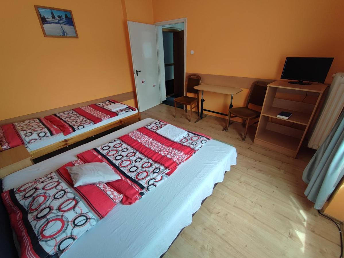 Hotel Beke Sziget Komló Exteriör bild