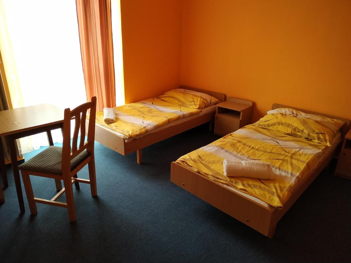 Hotel Beke Sziget Komló Exteriör bild