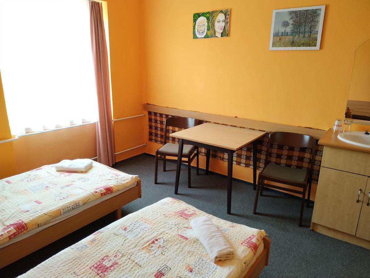 Hotel Beke Sziget Komló Exteriör bild