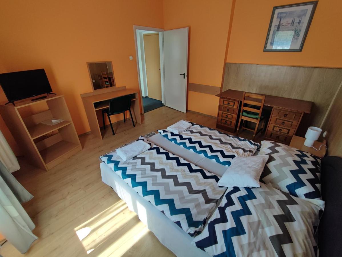 Hotel Beke Sziget Komló Exteriör bild
