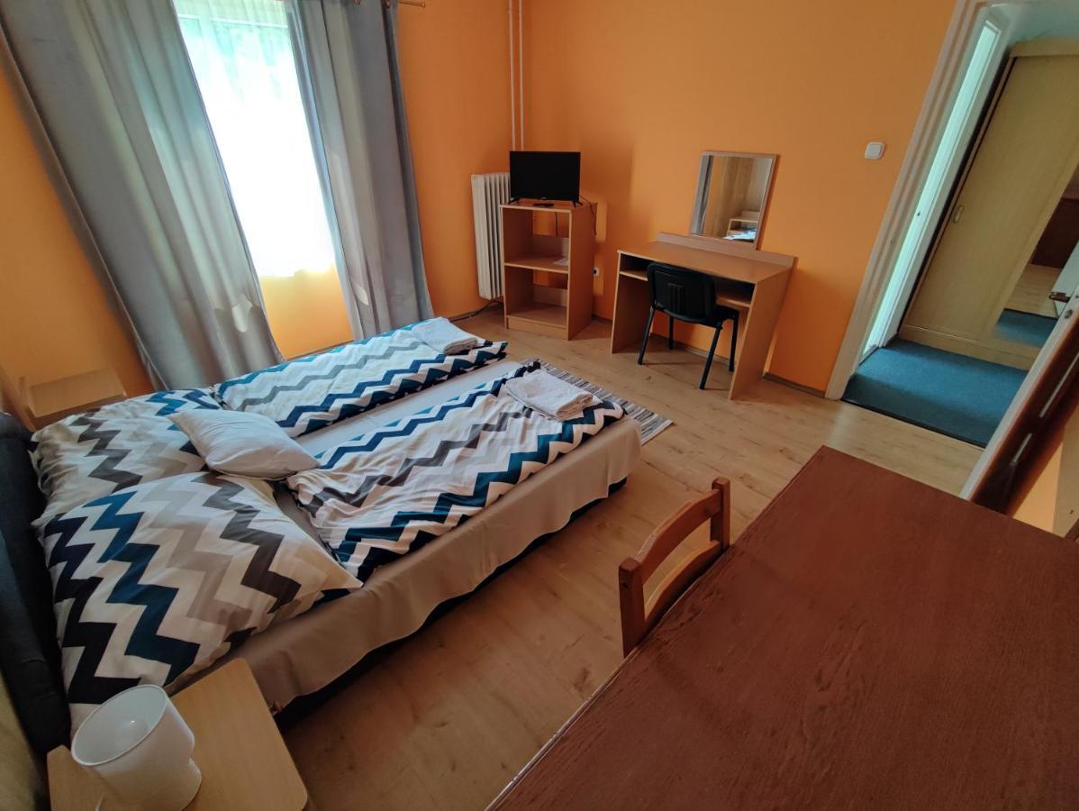 Hotel Beke Sziget Komló Exteriör bild