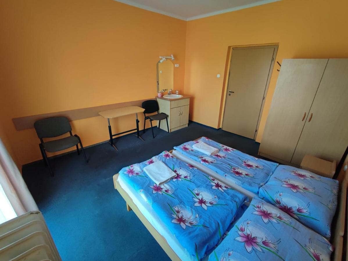 Hotel Beke Sziget Komló Exteriör bild